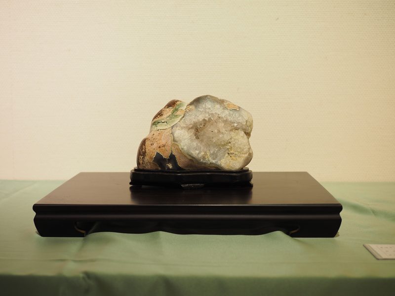 水石 ─ 翡翠石