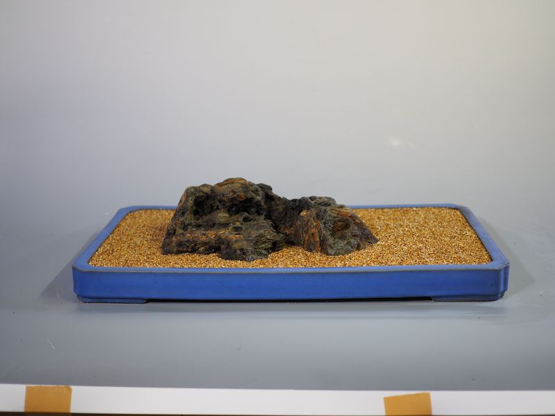 水石 ─ 溶岩石