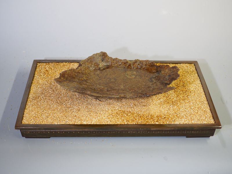 水石 ─ 舟形石